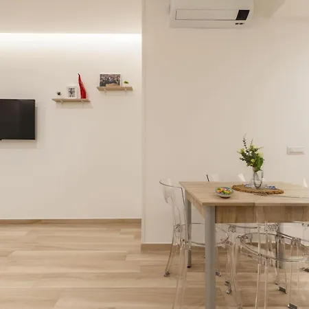 Graziano Airport Holiday home
