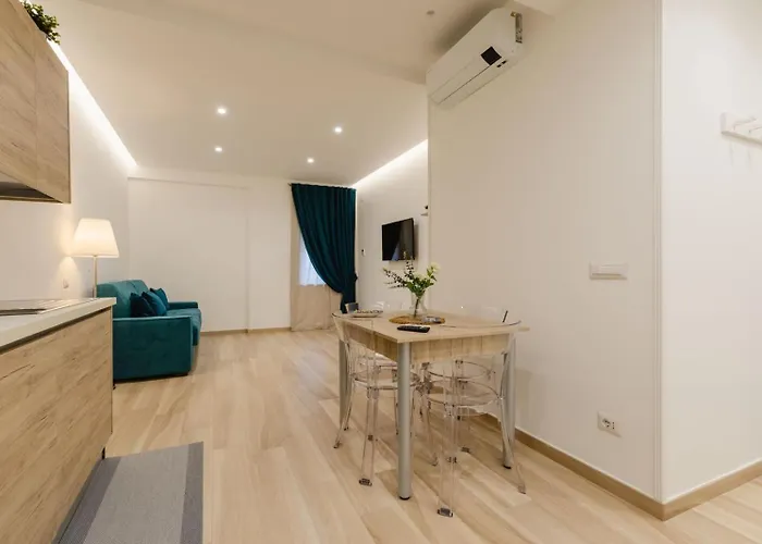 Graziano Airport Неаполь